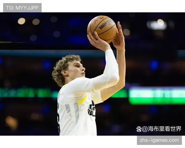 特写：马尔卡宁次节连中3记三分，盐湖城主场响起MVP呼声